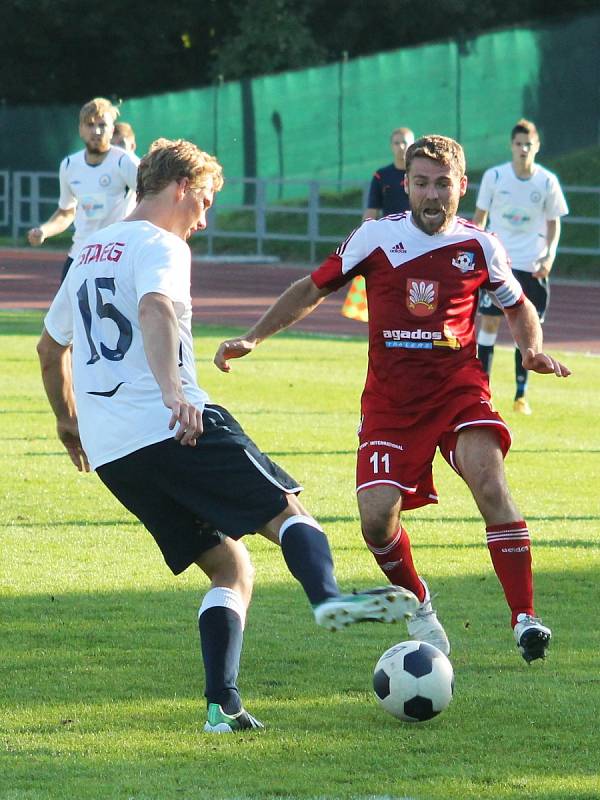 V předehrávaném utkání15. kola MSFL porazili fotbalisté MFK Vyškov doma FC Velké Meziříčí 1:0.