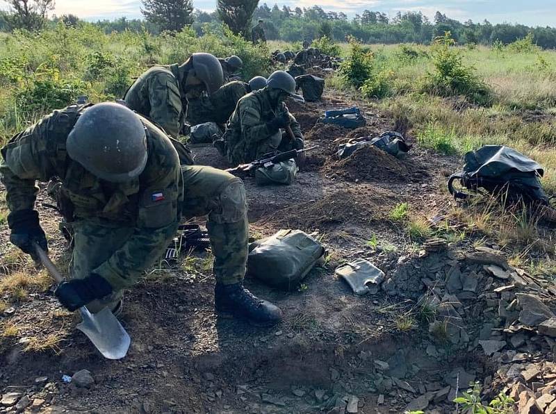 Výcvik ve Vyškově absolvovaly dvě stovky nových armádních profesionálů.