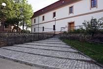 Rychta Krásensko je školské zařízení pro environmentální vzdělávání, působí v historické budově bývalého panského dvora.