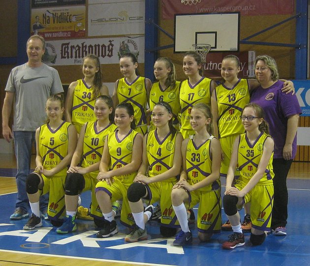 Zpívá, hraje na klavír a sportuje. Kyjovský basketbalový tým, za který Kateřina Jakabová z Nevojic hraje, se na konci letošního května kvalifikoval do celostátní ligy. Na prvním místě ale talentovaná dívka stále má, jak sama tvrdí, školu.