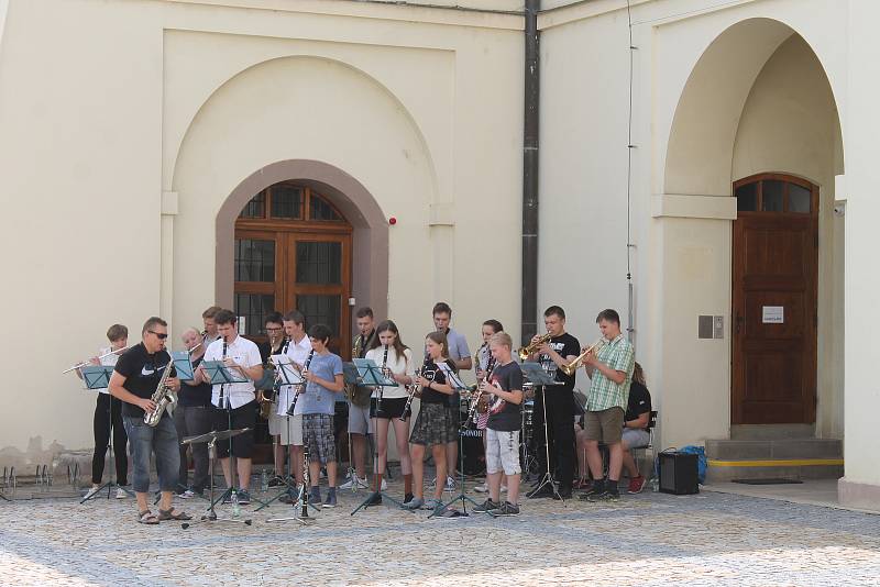 Při akci ZUŠ Open vystoupili studenti v Muzeu Vyškovska.