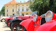 Slavkovský zámek znovu hostil nejen veterány. Oldtimer festival navštívily tisíce lidí.