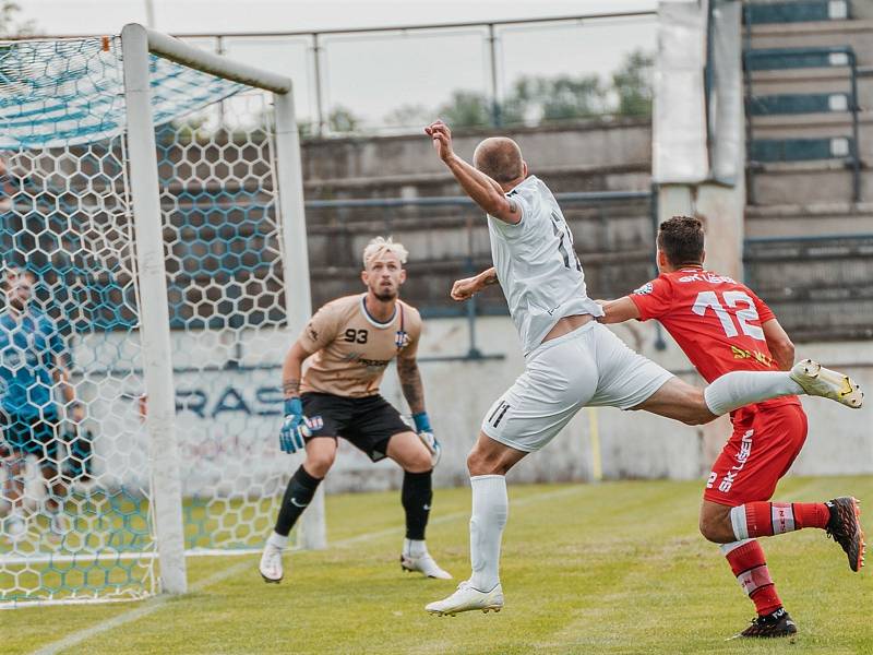 V prvním domácím utkání druhé ligy remizovali fotbalisté Vyškova s Líšní 1:1. Na zápas do Drnovic přišly skoro dvě tisícovky diváků.