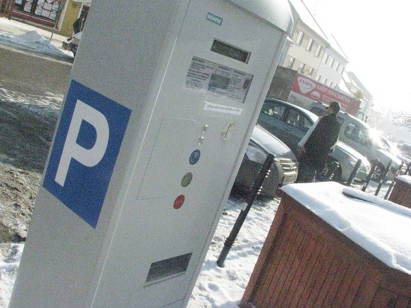 Parkování ve Slavkově u Brna.