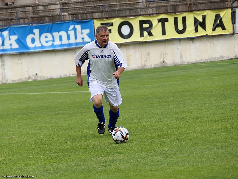 Při příležitosti devadesáti let fotbalu v Drnovicích zažil tamní stadion exhibiční fotbalový zápas.