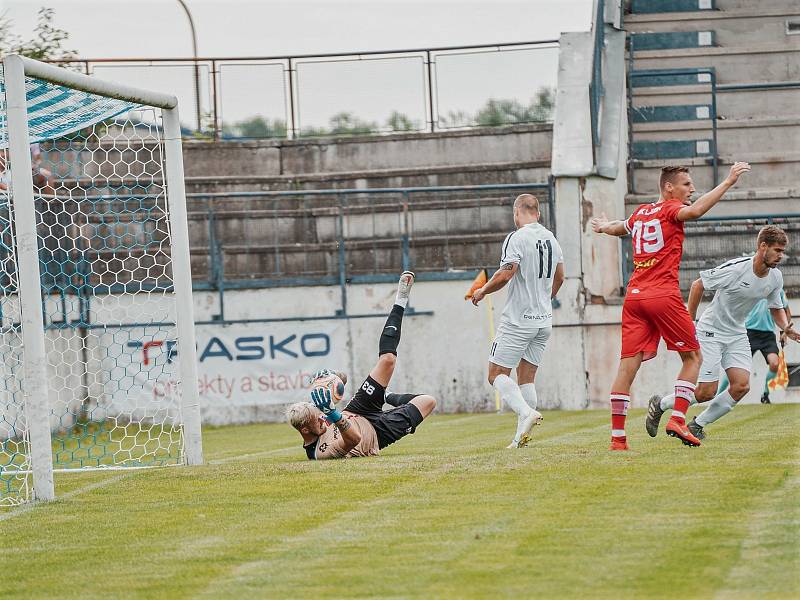 V prvním domácím utkání druhé ligy remizovali fotbalisté Vyškova s Líšní 1:1. Na zápas do Drnovic přišly skoro dvě tisícovky diváků.