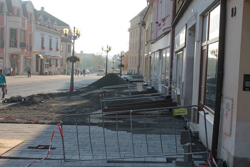 Neopravená část Masarykova náměstí ve Vyškově