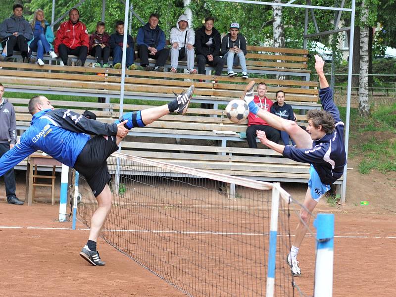 V úvodním utkání druhé poloviny druhé ligy nohejbalistů vyhrál R.U.M. Holubice nad Climaxem Vsetín B 6:3.