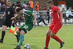 Fotbalisté Rousínova (zelené dresy) porazili v utkání krajského přeboru favorizované Bohunice vysoko 4:0.