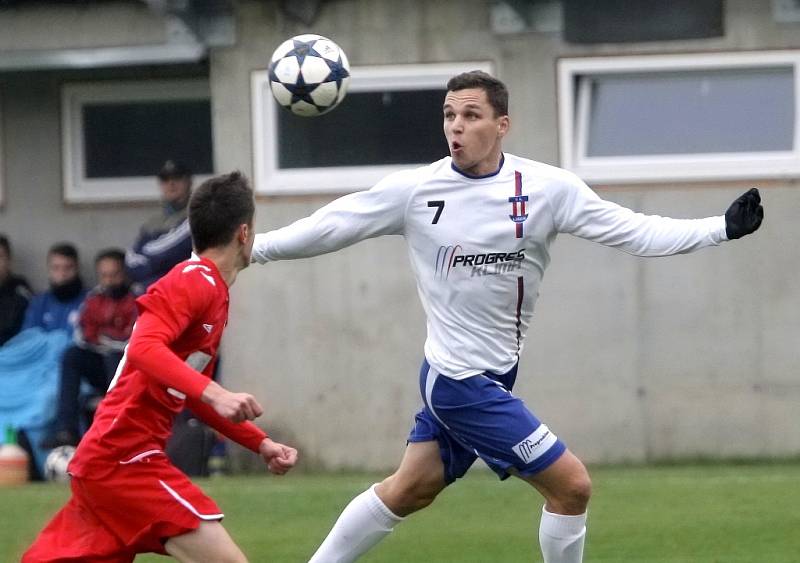 Až v sobotu fotbalisté MFK Vyškov asi plně pochopili, jak bylo hráčům Prostějova, kterým nedávno na svém trávníku za pětatřicet minut nastříleli pět gólů. Stejný příděl dostali za první poločas od Líšně.