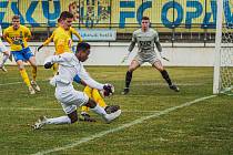 V prvním jarním domácím utkání fotbalisté Vyškova (bílé dresy) v Drnovicích jen remizovali s Opavou 1:1.