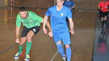 V posledním kole východní skupiny II. futsalové ligy porazil Amor Lazor Vyškov (modré dresy)  Žabinské Vlky Brno 4:2.