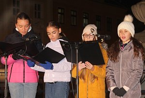 Vyškované zpívali koledy na Masarykově náměstí také minulý rok při loňském ročníku akce. 