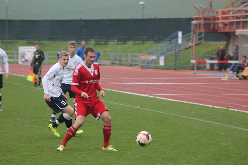 Vyškovští fotbalisté (v bílém) podlehli Uničovu 1:2.