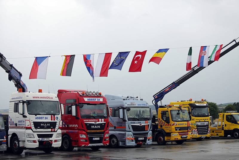 Tow show je název akce, na které se sjedou desítky odtahových vozidel z Česka i okolních zemí.