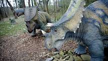 Vyškovský Dinopark. Oblíbená atrakce přivítala stovky prvních návštěvníků.