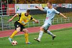 V 11. kole moravskoslezské divize D porazili fotbalisté MFK Vyškov (v modrém) Slovan Rosice 4:1.