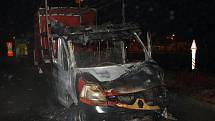 Noční přitápění zapálilo v úterý časně ráno kabinu slovenskému řidiči, který nocoval ve svém nákladním autě u benzínové stanice v Nesovicích. 