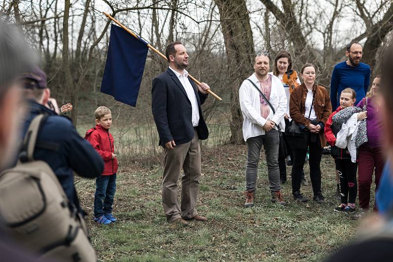 Zahájení Ekologické pouti k bažině u mokřadu Žumpy v dubnu 2018.