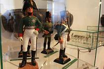 Většina exponátů v nové expozici byla k vidění i ve výstavě předcházející. Nové jsou například figurky vojáčků z třicátých let.