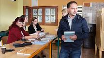 Jednička lidovecké kandidátky na jihu Moravy Roman Celý odvolil v pátek na Základní škole Purkyňova ve Vyškově.