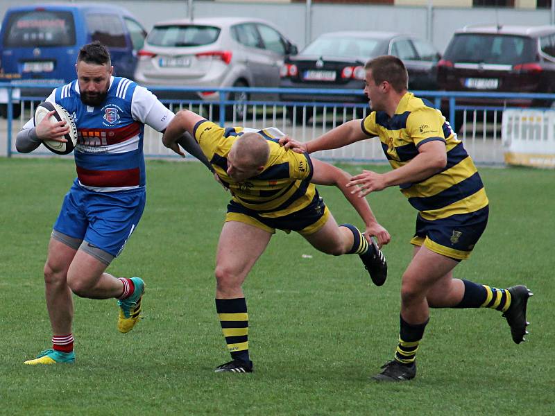 Ve 3. kole 1. ligy ragbistů porazil Jimi RC Vyškov (modré dresy)  nováčka soutěže RC Zlín vysoko 71:16.