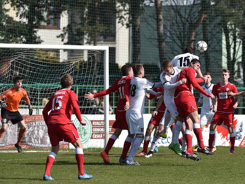 V utkání Moravskoslezské fotbalové ligy 1.HFK Olomouc - MFK Vyškov zvítězili hosté 0:3.  