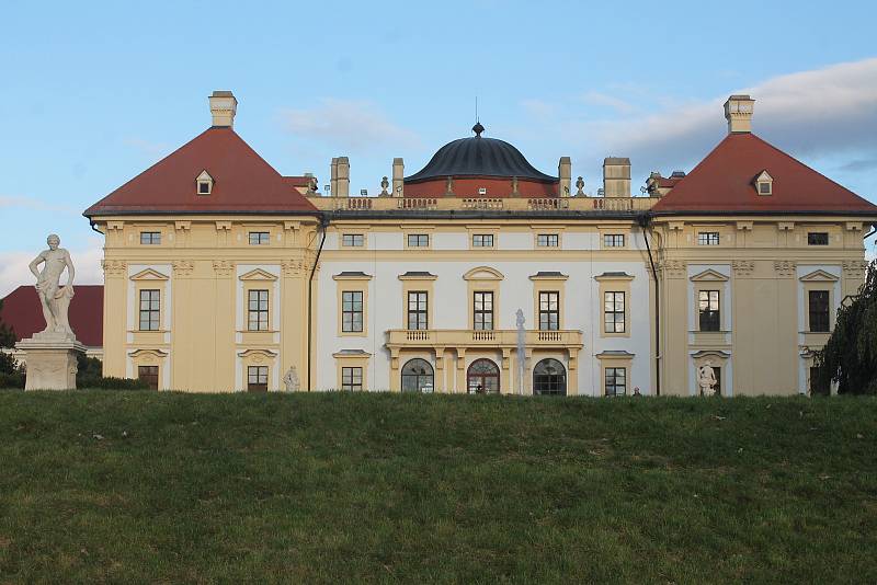 Letní teploty ve Slavkově výrazně snižuje především zámecký park, další rozšiřování zeleně bude do budoucna jednou z priorit.