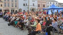 Letošní ZpívejFest završil páteční koncert na Masarykově náměstí ve Vyškově.