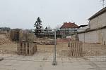 Tři domy na náměstí v Ivanovicích na Hané se rozhodlo vedení města zbourat