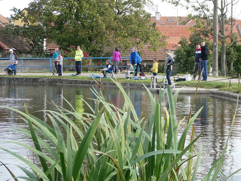 V sobotu 3. října pořádal Spolek Vítovický rybník veřejné rybářské závody pro děti i dospělé.