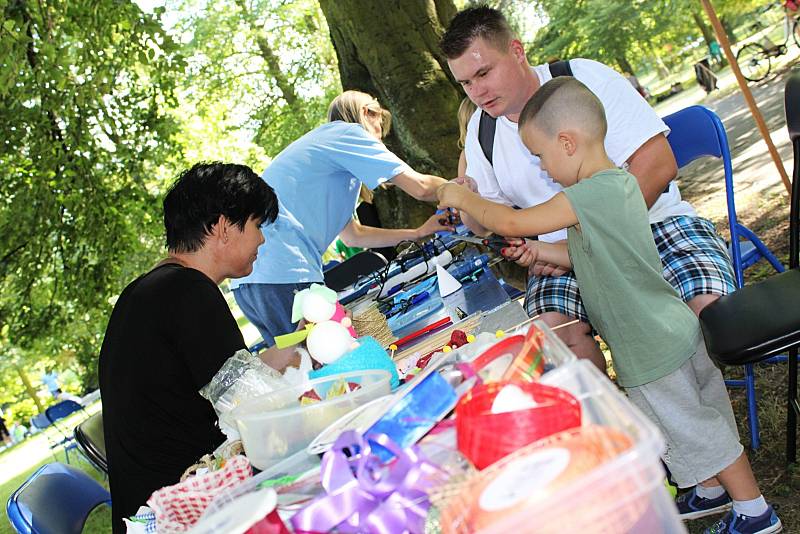 Vyškovský park Smetanovy sady se proměnil v Mini městečko. Děti, které se staly jeho obyvateli, se seznámily s koloběhem peněz. Vydělávaly je na různých stanovištích a pak si za ně nakoupily.