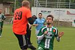 V krajském přeboru fotbalistů porazil Tatran Rousínov doma FC Boskovice 3:1. Klub předal dárek Liboru Kupčíkovi, který po 24 letech v Tatranu ukončil kariéru.