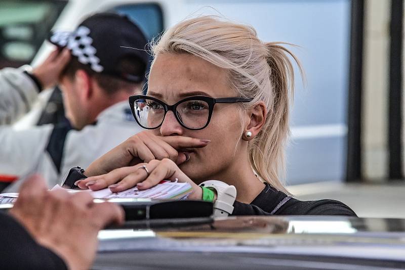 Rally Vyškov se konala o třetím zářijovém víkendu. Na start se postavila stovka posádek. Snímky pocházejí z Topolanska, Račicka a také z depa.