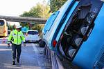 Při havárii polského autobusu nedaleko Drysic se zranilo 13 lidí.