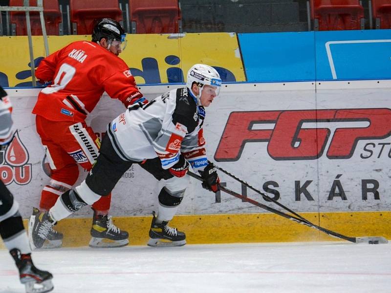 Vyškovský rodák Matěj Zabloudil letos dresu Energie Karlovy Vary zaznamenal svůj první extraligový gól.