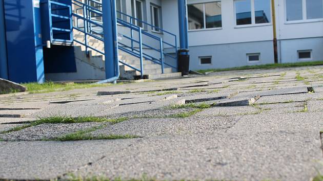 Chodníky? Někde je chůze o život, říkají lidé. Boskovice se pustí do oprav  - Blanenský deník