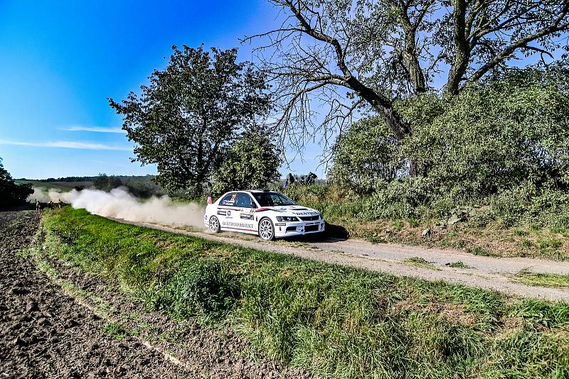 Rally Vyškov se konala o třetím zářijovém víkendu. Na start se postavila stovka posádek. Snímky pocházejí z Topolanska, Račicka a také z depa.