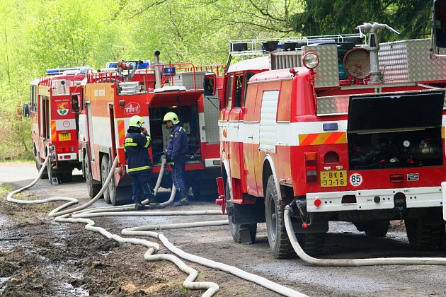 Taktické cvičení hasičů z Jihomoravského a Olomouckého kraje ve Vojenském újezdu Březina u Vyškova.