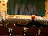 Poslední fází modernizace vyškovského kina má být výměna sedadel. Počet míst k sezení by se v kině nicméně snížil.