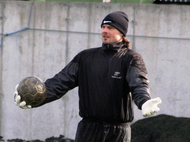 Brankář MFK Vyškov Ladislav Kollár začínal s fotbalem v Drnovicích.