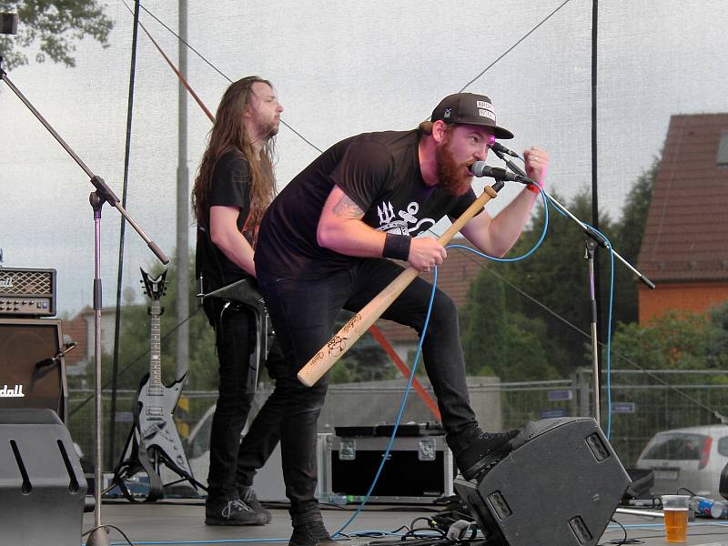 Jedenáctý ročník Rousfestu rockové fanoušky opět nezklamal. Na pódiu se střídaly regionální i celorepublikově známé kapely.