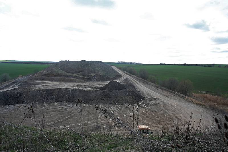 Skládka ve Vážanech nad Litavou.