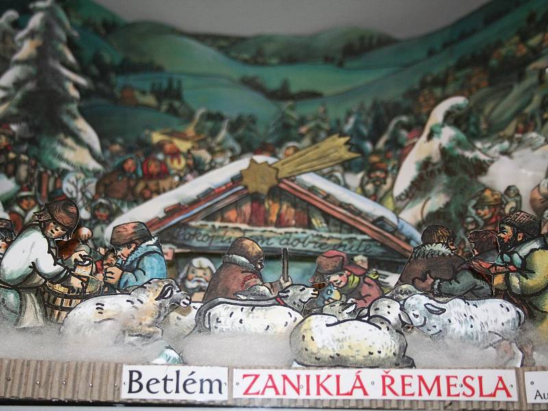 Stálá expozice betlémů ve Vlastivědném muzeu ve Švábenicích čítá přes osm set převážně papírových exponátů ze sbírky místního rodáka a obyvatele Libora Pištělky. Snímky z roku 2013.