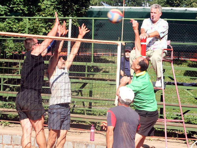 Na kurtech ve sportovním areálu Za Parkem ve Vyškově proběhl druhý ročník Memoriálu Jana Procházky ve volejbale mužů.