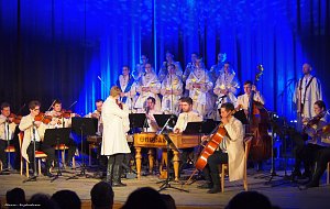 Vánoční koncert Cesta světla v podání souboru Ondráš ve Vyškově.
