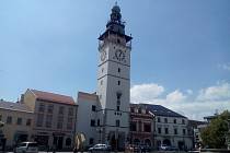 Renesanční radnice s věží je hlavní dominantou Masarykova náměstí ve Vyškově. Ilustrační foto.