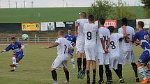 V jihomoravském derby 2. kola Moravskoslezské ligy zvítězili fotbalisté Líšně (modré dresy) ve Vyškově 2:0.