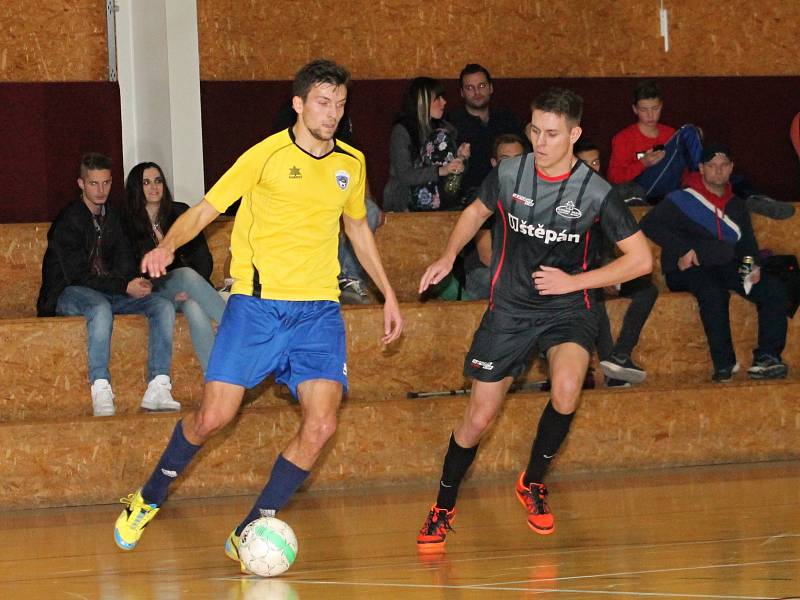 V okresním derby futsalové divize zvítězil domácí tým Brikety-pelety Štěpán Vyškov (BPŠ) nad  FC Kloboučky 5:3.