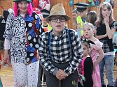 Maškarní karneval, který v sobotu pořádali dědičtí Sokolové, si užili děti i dospělí klauni.